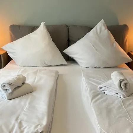 Discovair - Zentral & Modern, Inklusive Parkplatz, Grosse Terrasse, 3 Schlafzimmer & Netflix & Mehr Appartement *