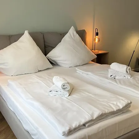 Discovair - Zentral & Modern, Inklusive Parkplatz, Grosse Terrasse, 3 Schlafzimmer & Netflix & Mehr Eisenach