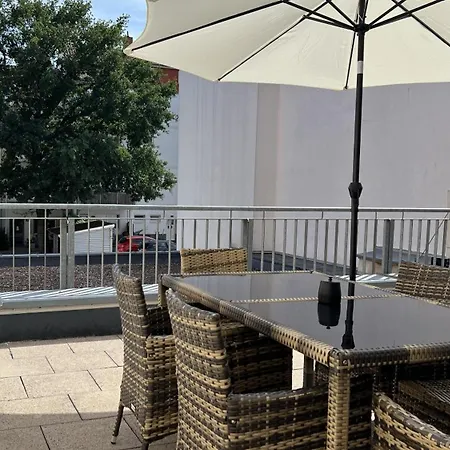 Discovair - Zentral & Modern, Inklusive Parkplatz, Grosse Terrasse, 3 Schlafzimmer & Netflix & Mehr *