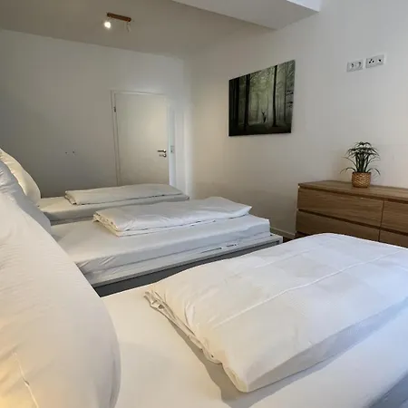 Discovair - Zentral & Modern, Inklusive Parkplatz, Grosse Terrasse, 3 Schlafzimmer & Netflix & Mehr Appartement *