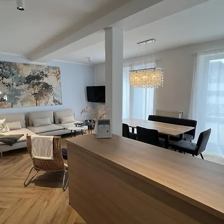 Appartement Discovair - Zentral & Modern, Inklusive Parkplatz, Grosse Terrasse, 3 Schlafzimmer & Netflix & Mehr Eisenach